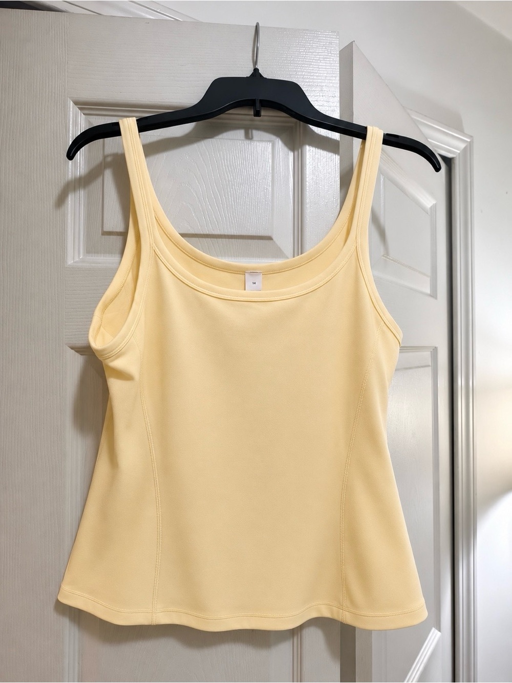 Lululemon buttercream tank